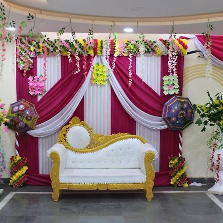 Shourya Hotel And Banquet 诺伊达 外观 照片