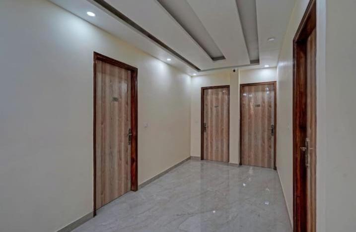 Shourya Hotel And Banquet 诺伊达 外观 照片